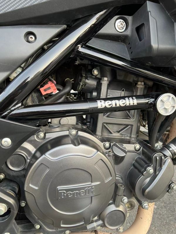 二手贝纳利金鹏 TRK251