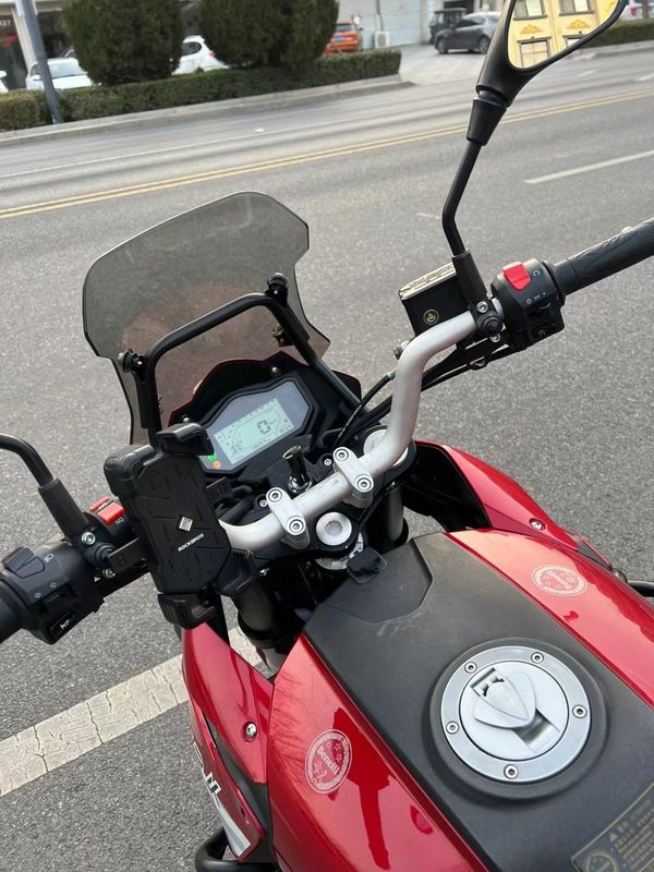 二手贝纳利金鹏 TRK251