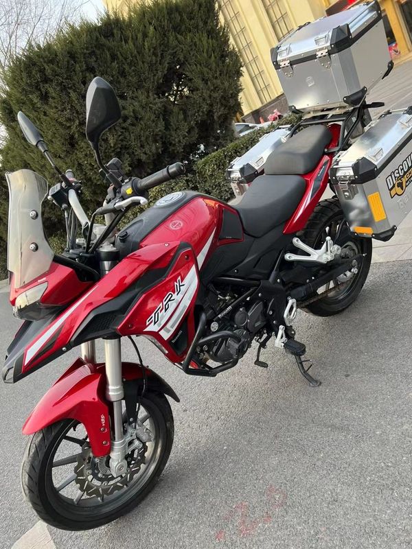 二手贝纳利金鹏 TRK251