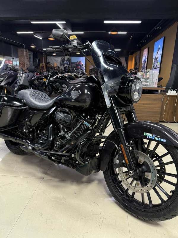 二手哈雷戴维森路王定制版 Road King Special