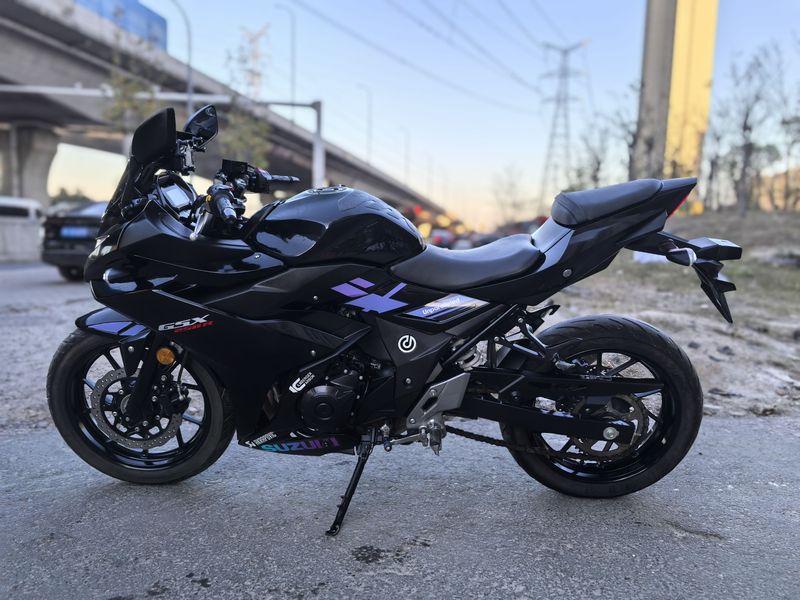 二手豪爵铃木GSX250R