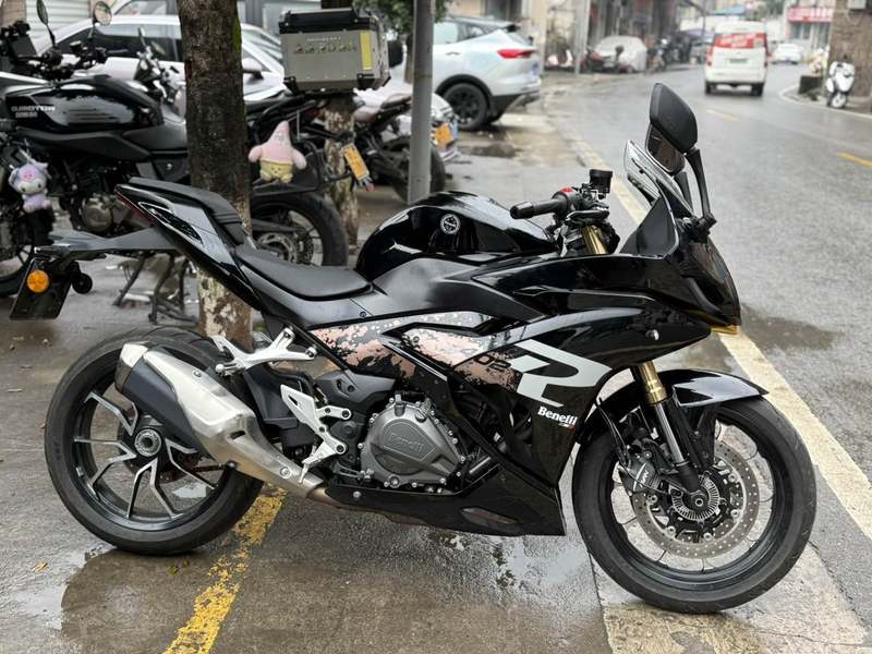 二手贝纳利龙卷风 Tornado 402R