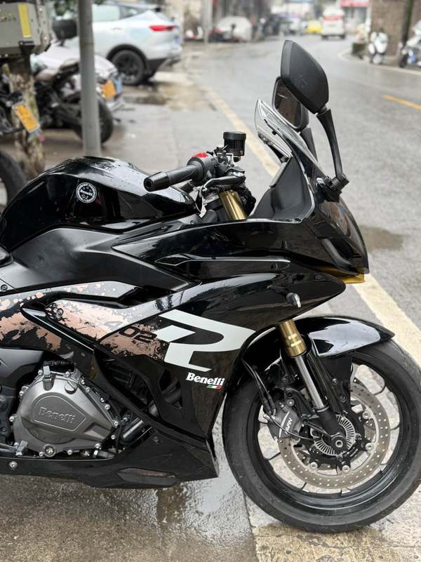 二手贝纳利龙卷风 Tornado 402R