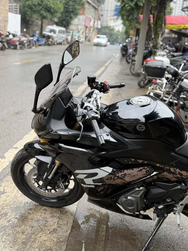 二手贝纳利龙卷风 Tornado 402R