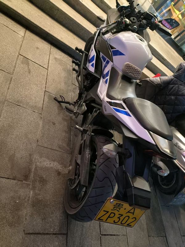 二手豪爵铃木GSX250R