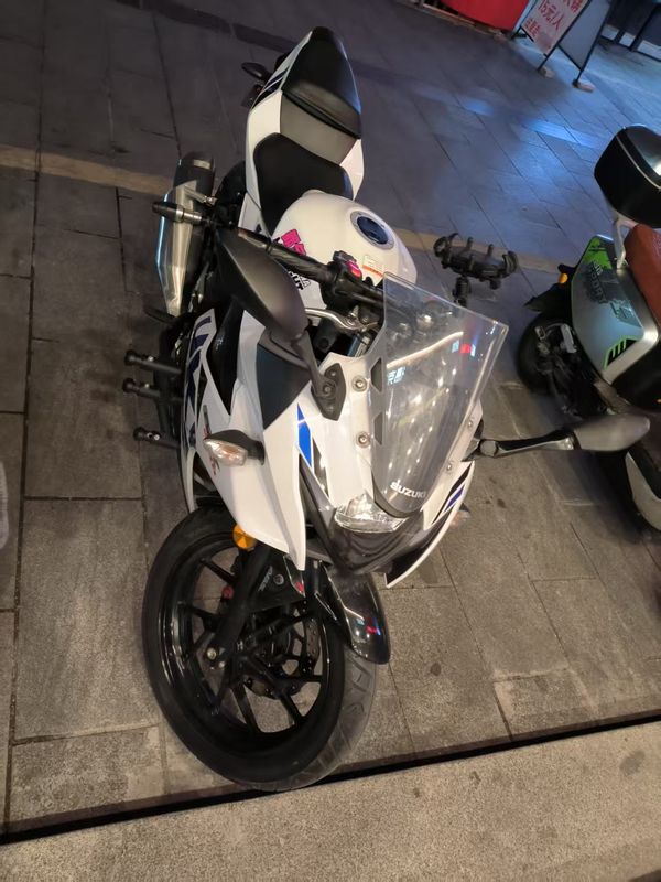 二手豪爵铃木GSX250R