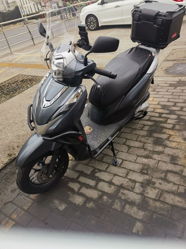 二手五羊本田Lead125