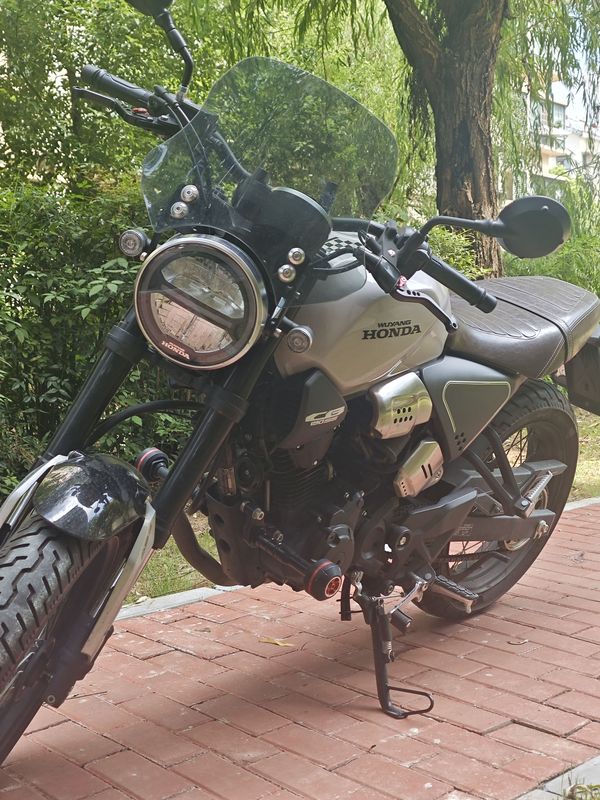 二手五羊本田鸷道 CB190SS