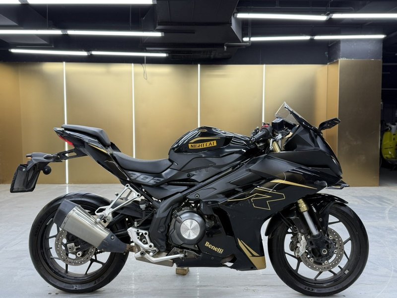 二手贝纳利龙卷风 Tornado 302R