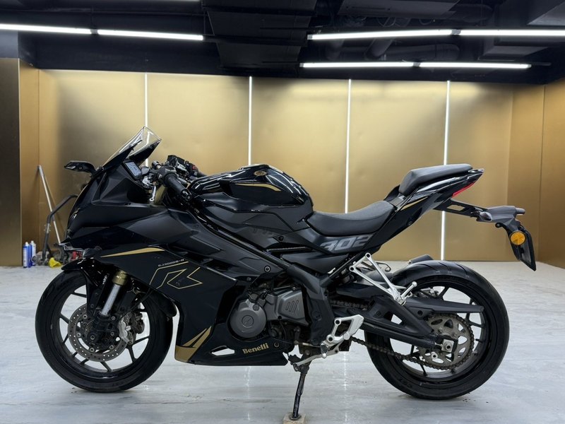 二手贝纳利龙卷风 Tornado 302R