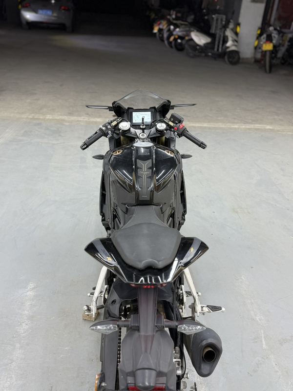 二手贝纳利龙卷风 Tornado 302R