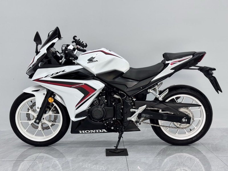二手本田CBR400R