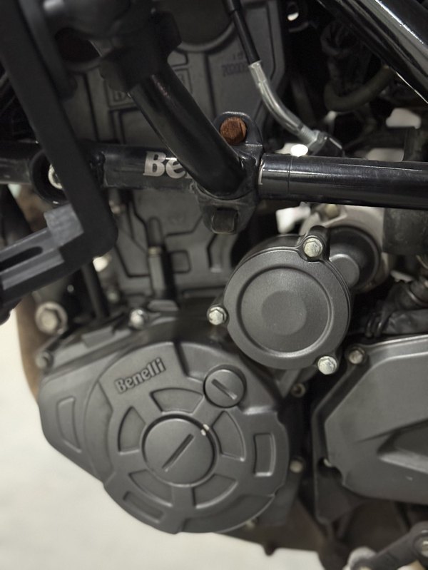 二手贝纳利金鹏 TRK251