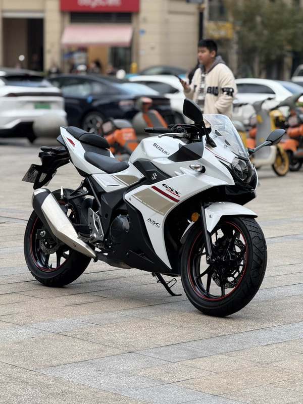 二手豪爵铃木GSX250R