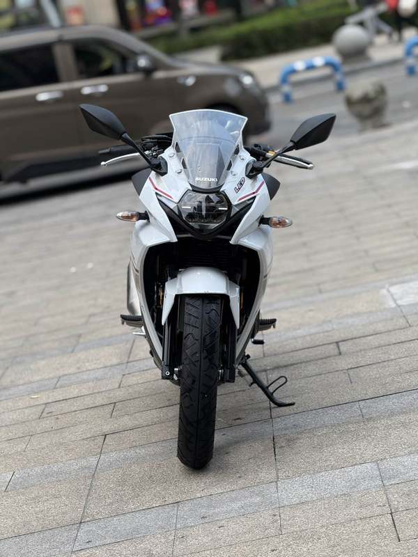 二手豪爵铃木GSX250R