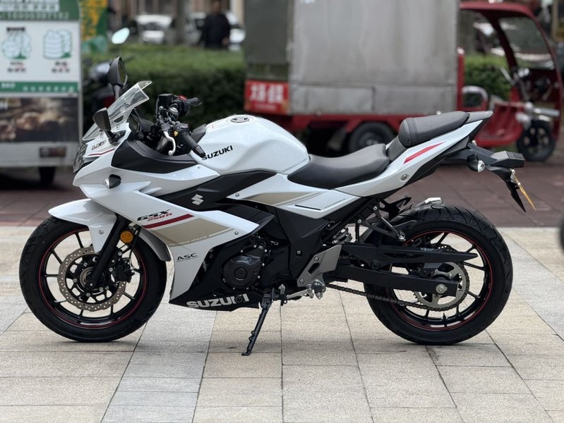 二手豪爵铃木GSX250R