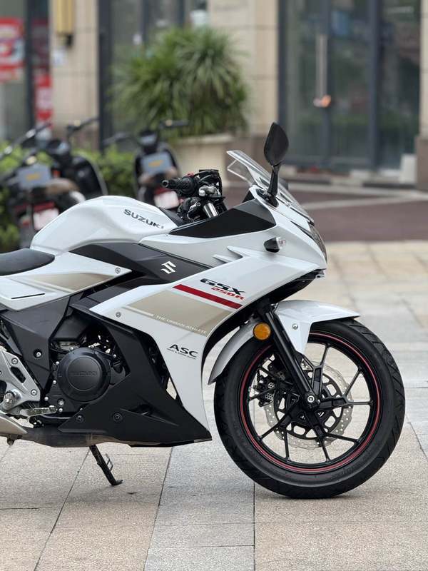 二手豪爵铃木GSX250R