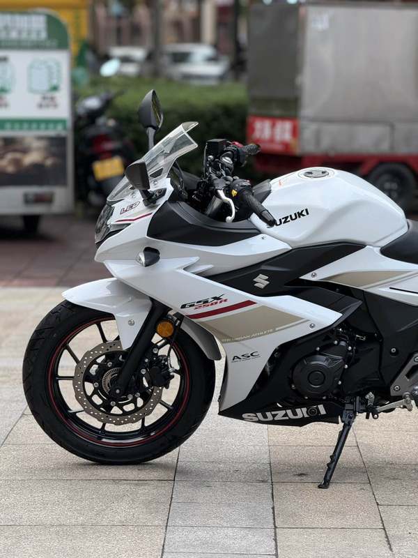 二手豪爵铃木GSX250R
