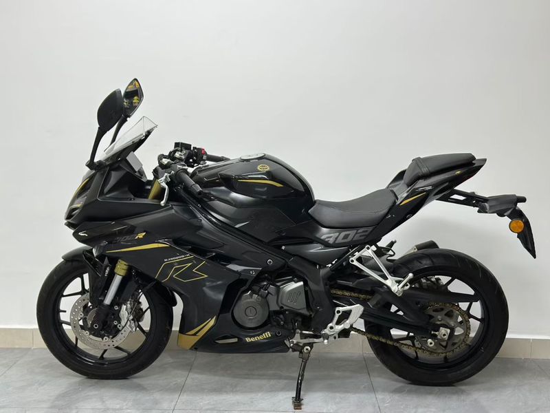 二手贝纳利龙卷风 Tornado 302R