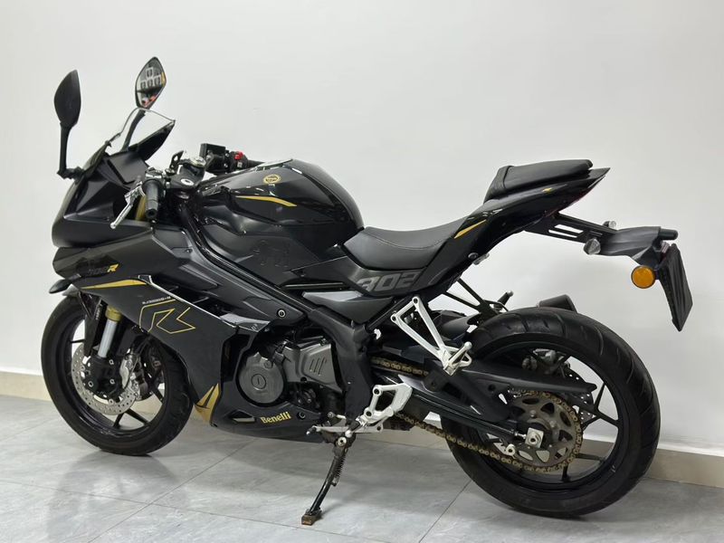 二手贝纳利龙卷风 Tornado 302R