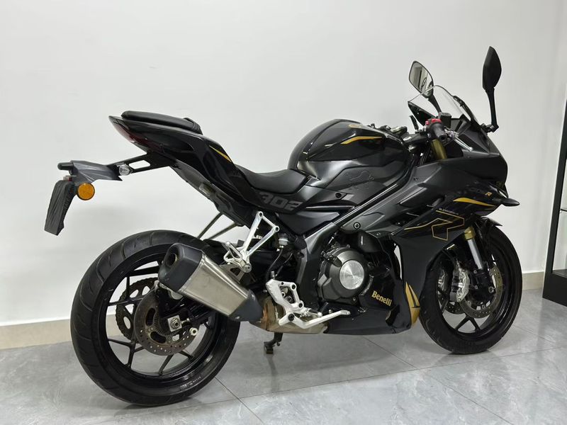 二手贝纳利龙卷风 Tornado 302R