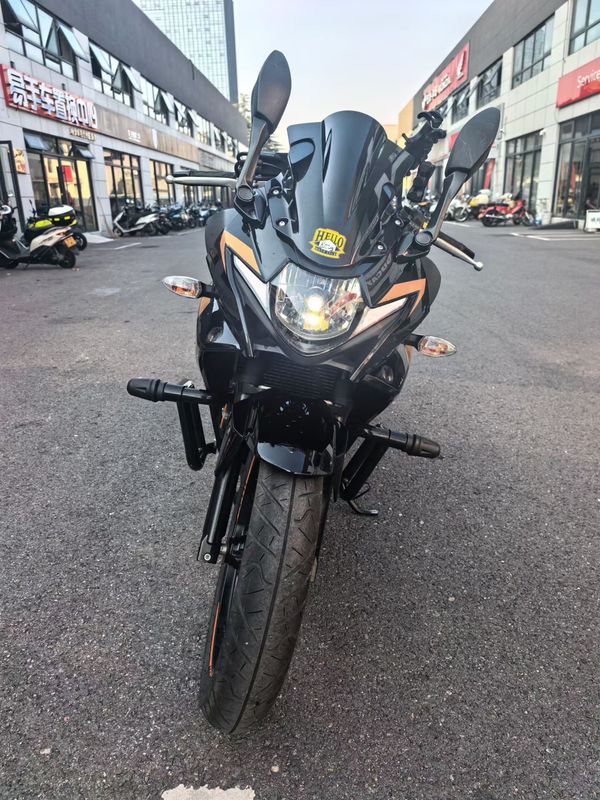 二手豪爵铃木GSX250R