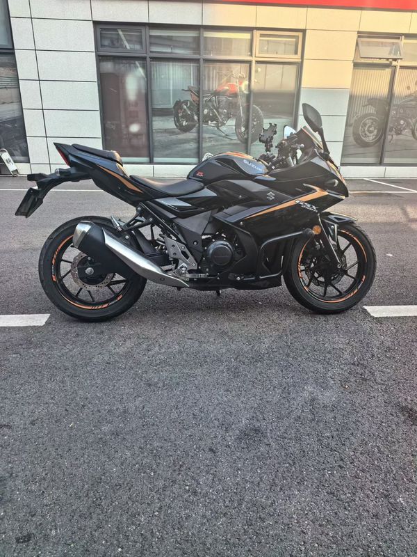 二手豪爵铃木GSX250R
