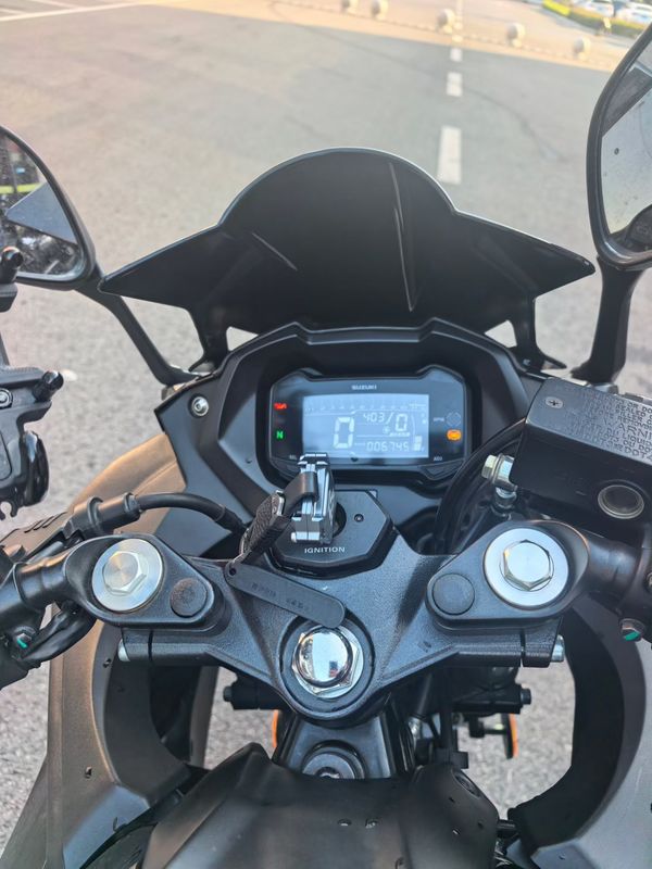 二手豪爵铃木GSX250R