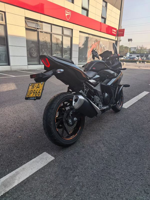 二手豪爵铃木GSX250R