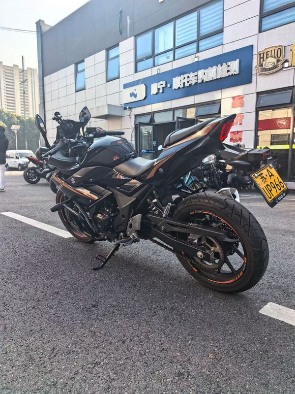 二手豪爵铃木GSX250R