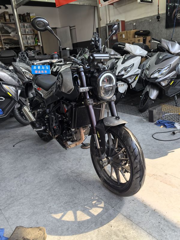 二手贝纳利幼狮 Leoncino 250