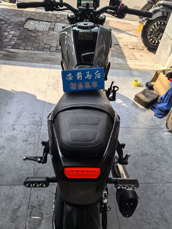 二手贝纳利幼狮 Leoncino 250