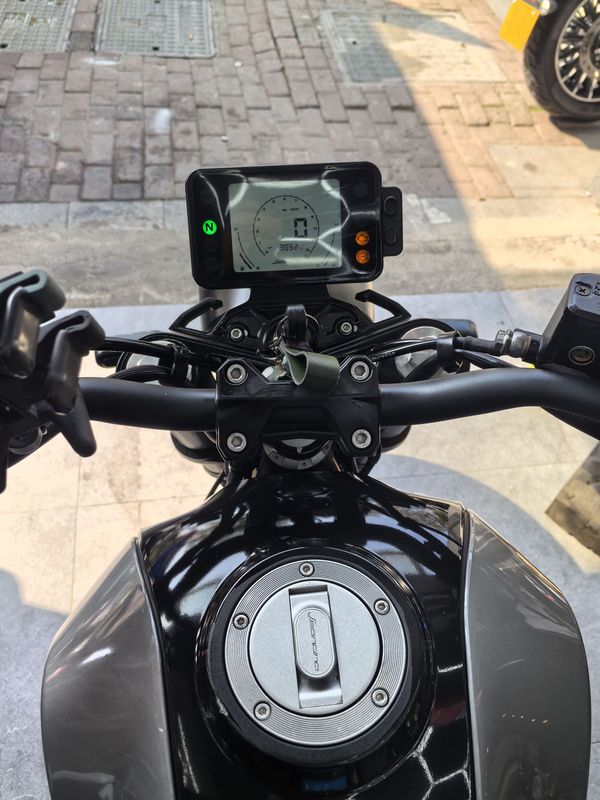 二手贝纳利幼狮 Leoncino 250