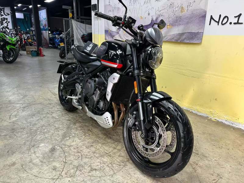 二手凯旋Trident 660