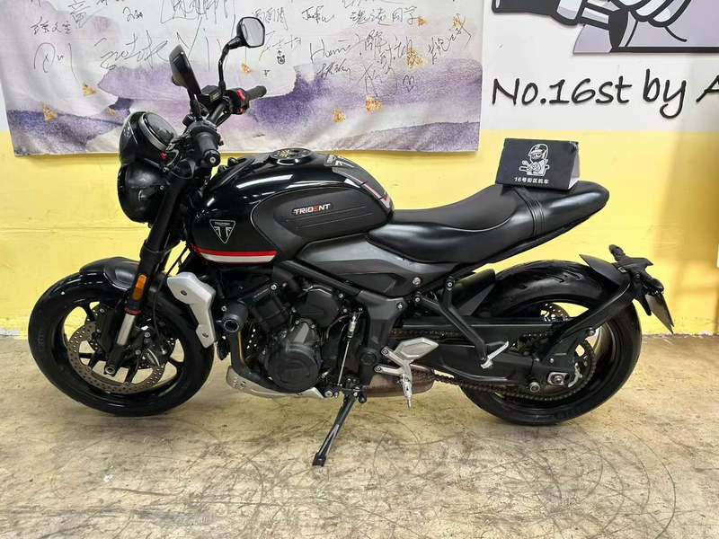 二手凯旋Trident 660