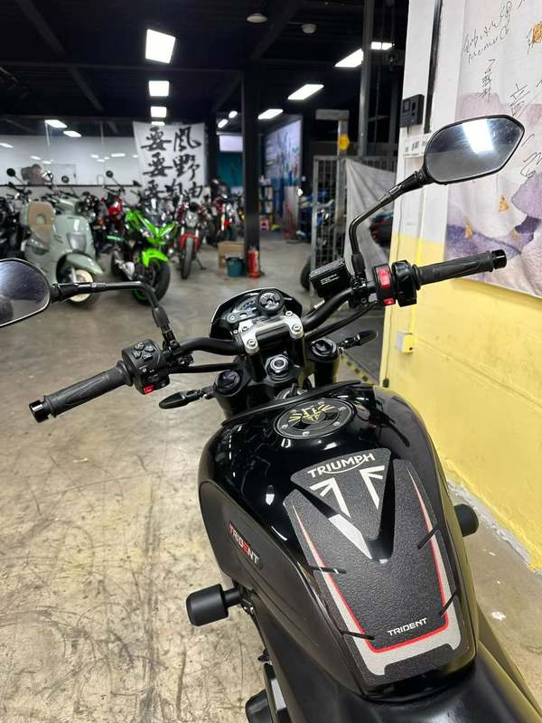 二手凯旋Trident 660