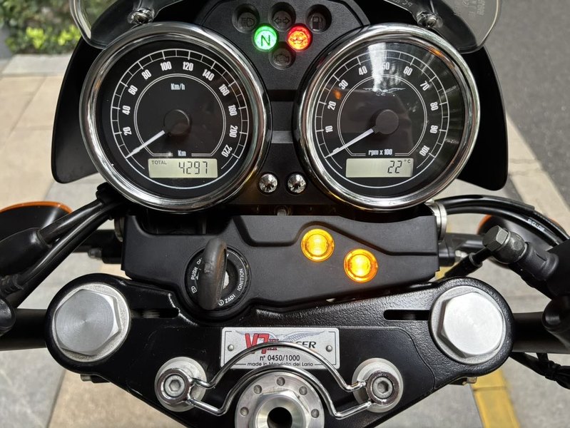 二手摩托古兹V7 II RACER