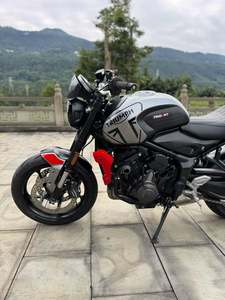 二手凯旋Trident 660