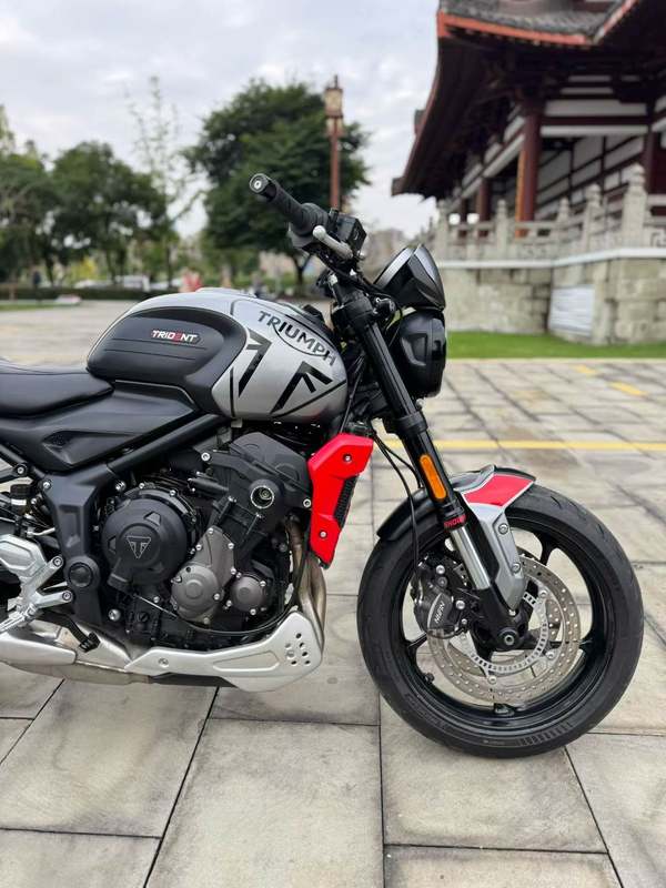 二手凯旋Trident 660