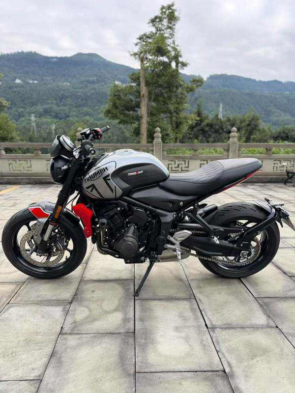 二手凯旋Trident 660