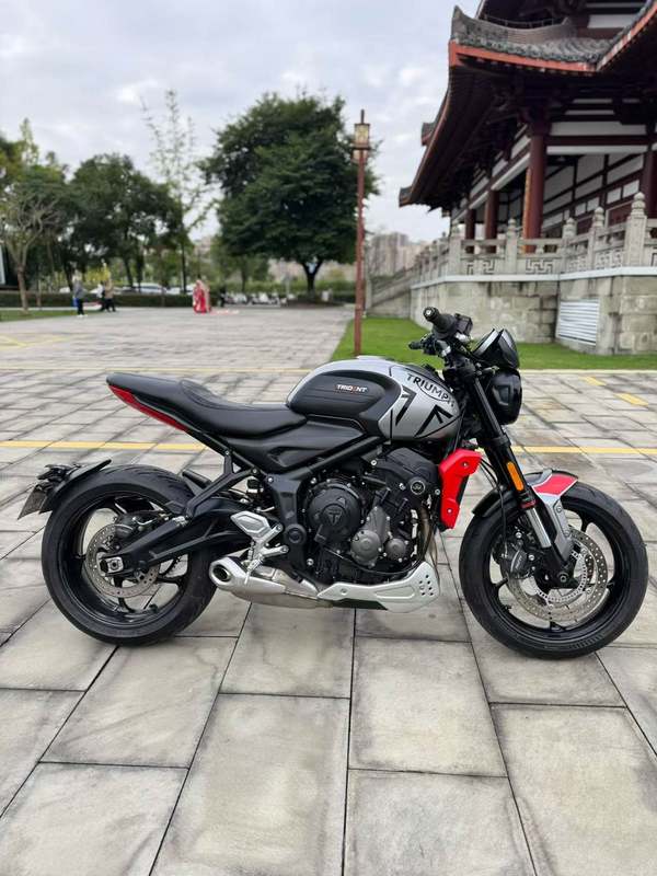 二手凯旋Trident 660