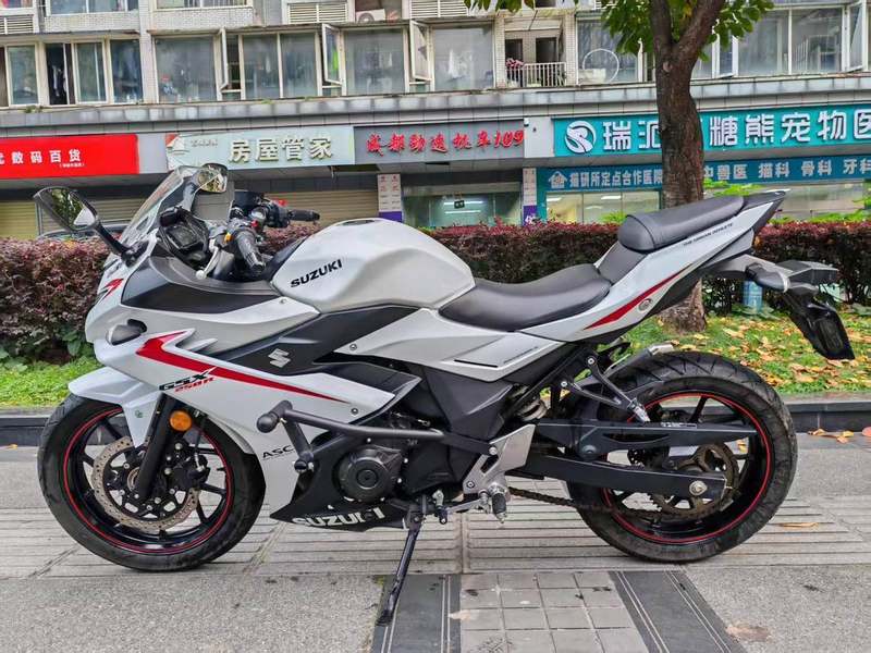 二手豪爵铃木GSX250R