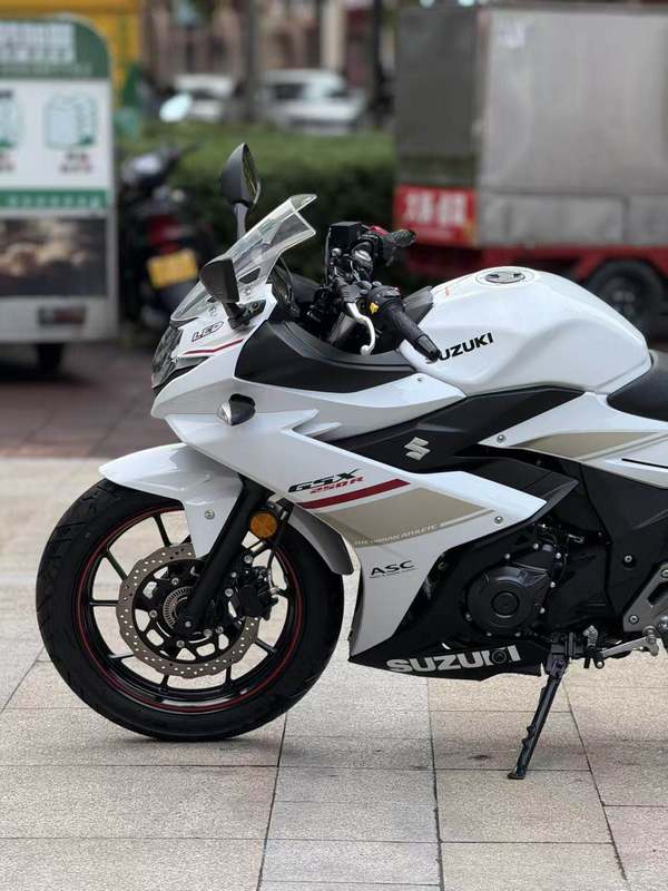 二手豪爵铃木GSX250R
