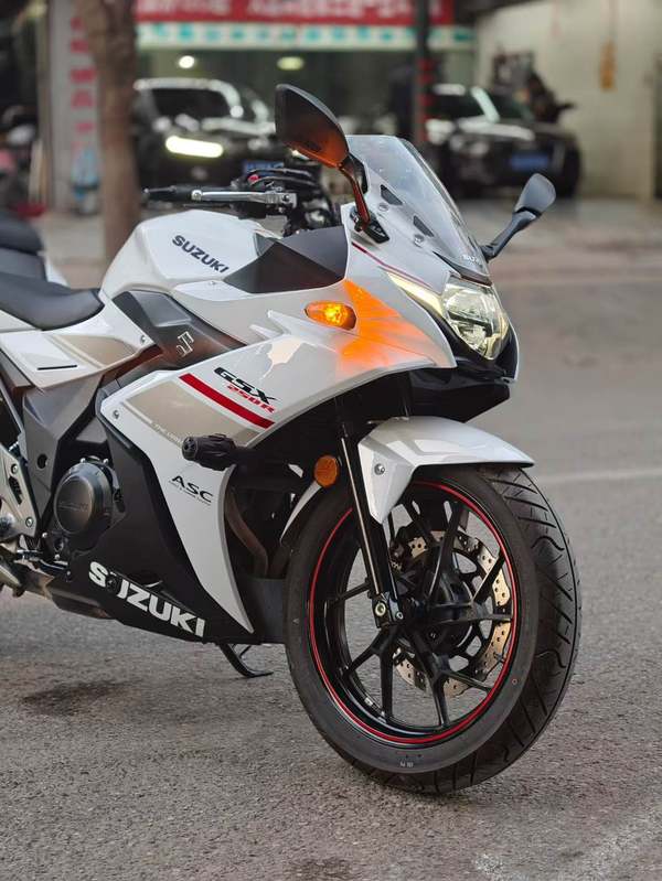 二手豪爵铃木GSX250R