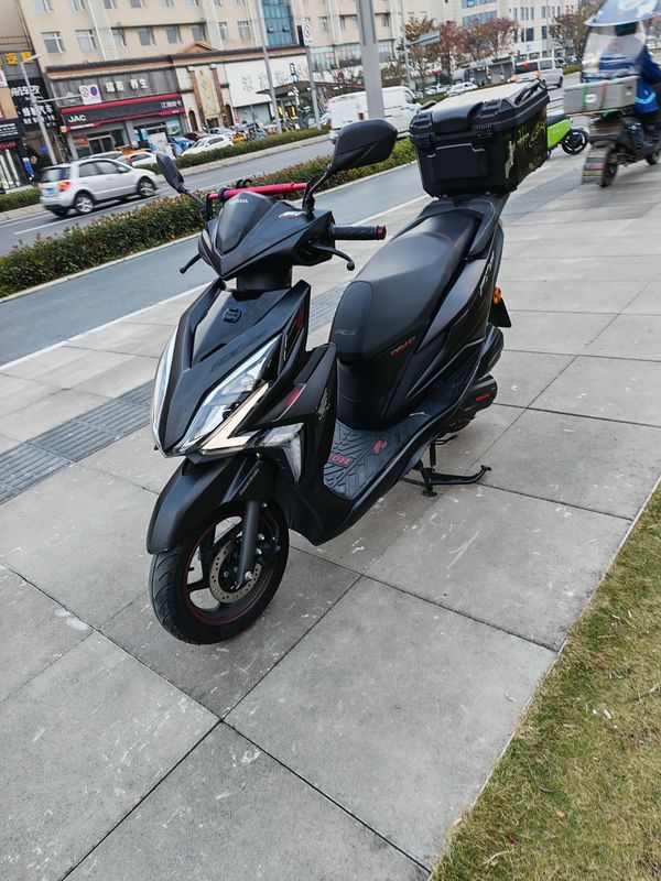 二手新大洲本田裂行 RX125Fi