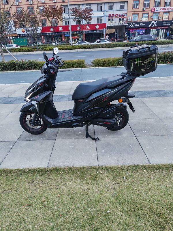 二手新大洲本田裂行 RX125Fi