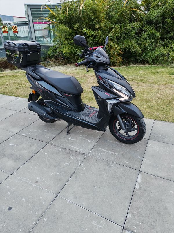 二手新大洲本田裂行 RX125Fi