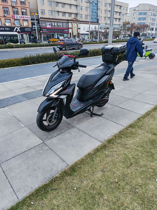 二手新大洲本田裂行 RX125Fi