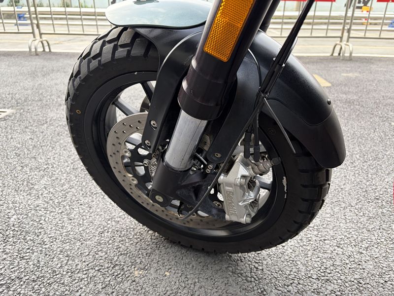 二手贝纳利幼狮 Leoncino 500