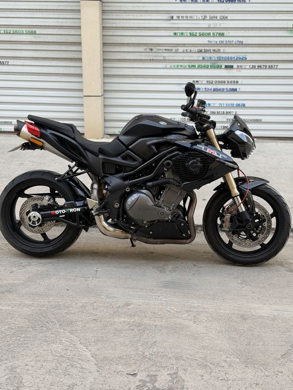 二手贝纳利TNT899